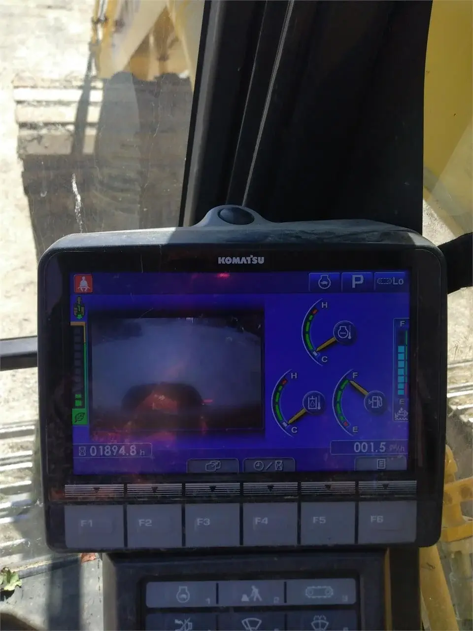 2016 Komatsu PC210 LC-11