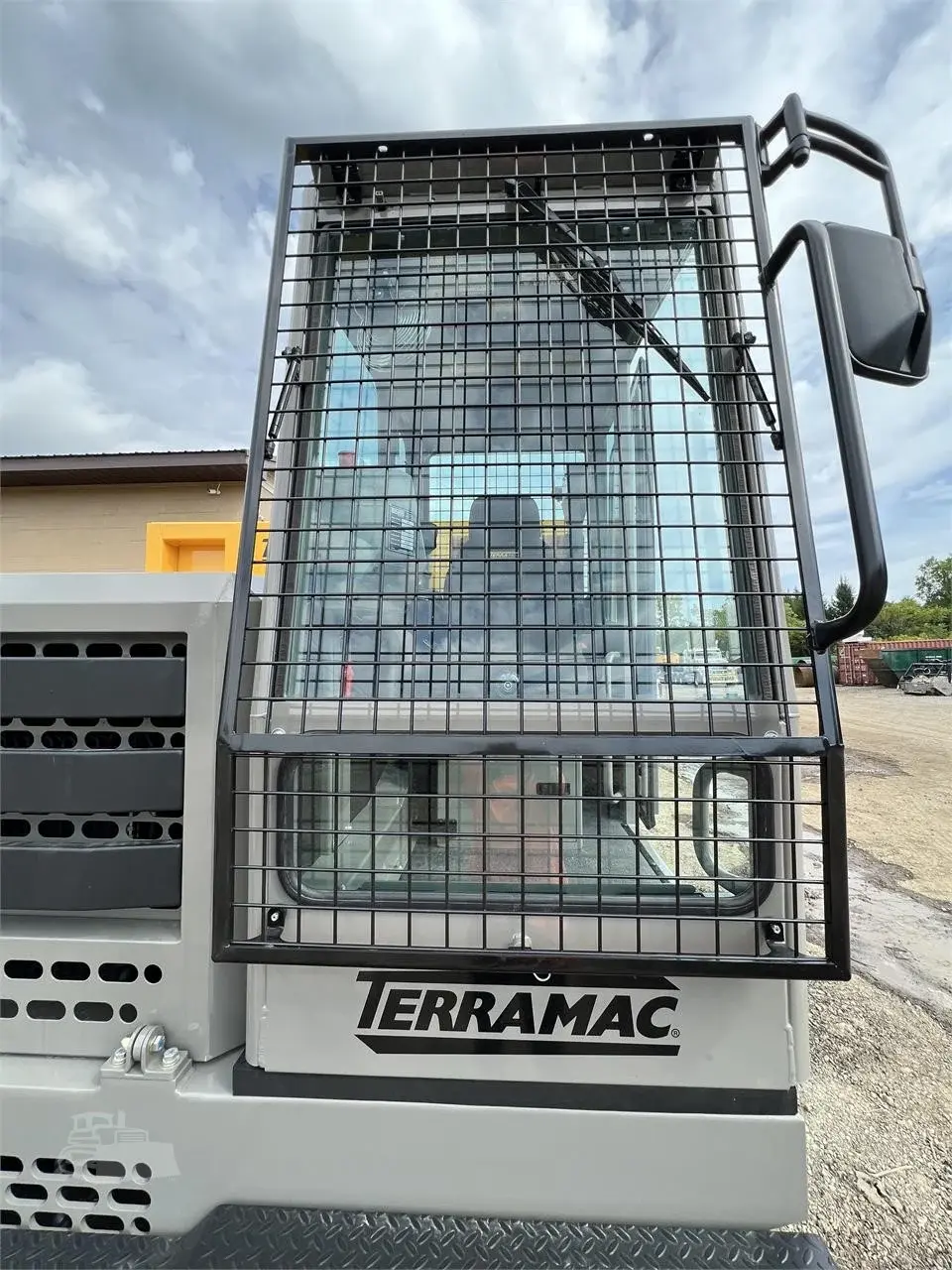 2022 TERRAMAC RT9