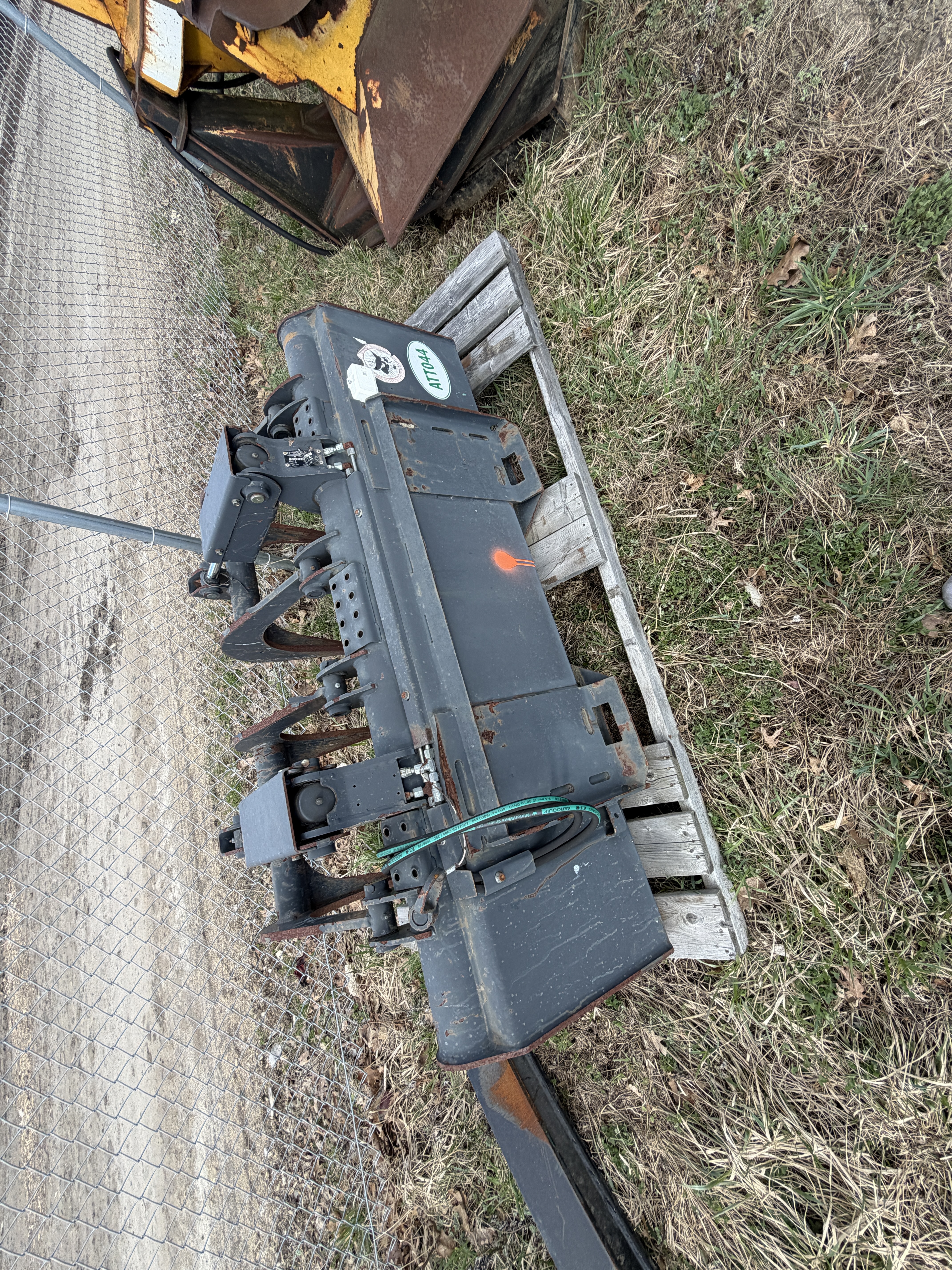 Bobcat Hydraulic Grapple Bucket