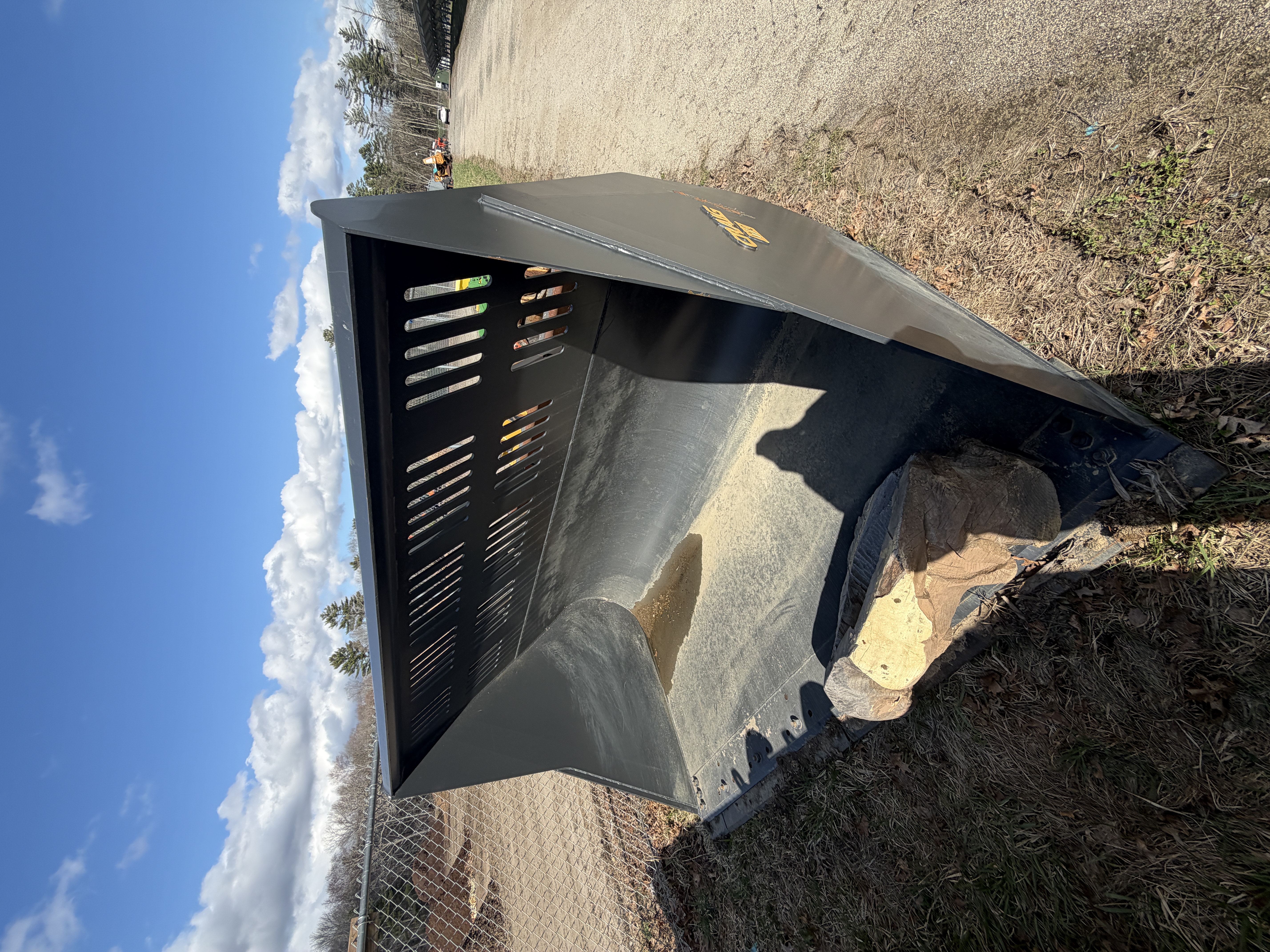 Craig High-Capacity Bucket