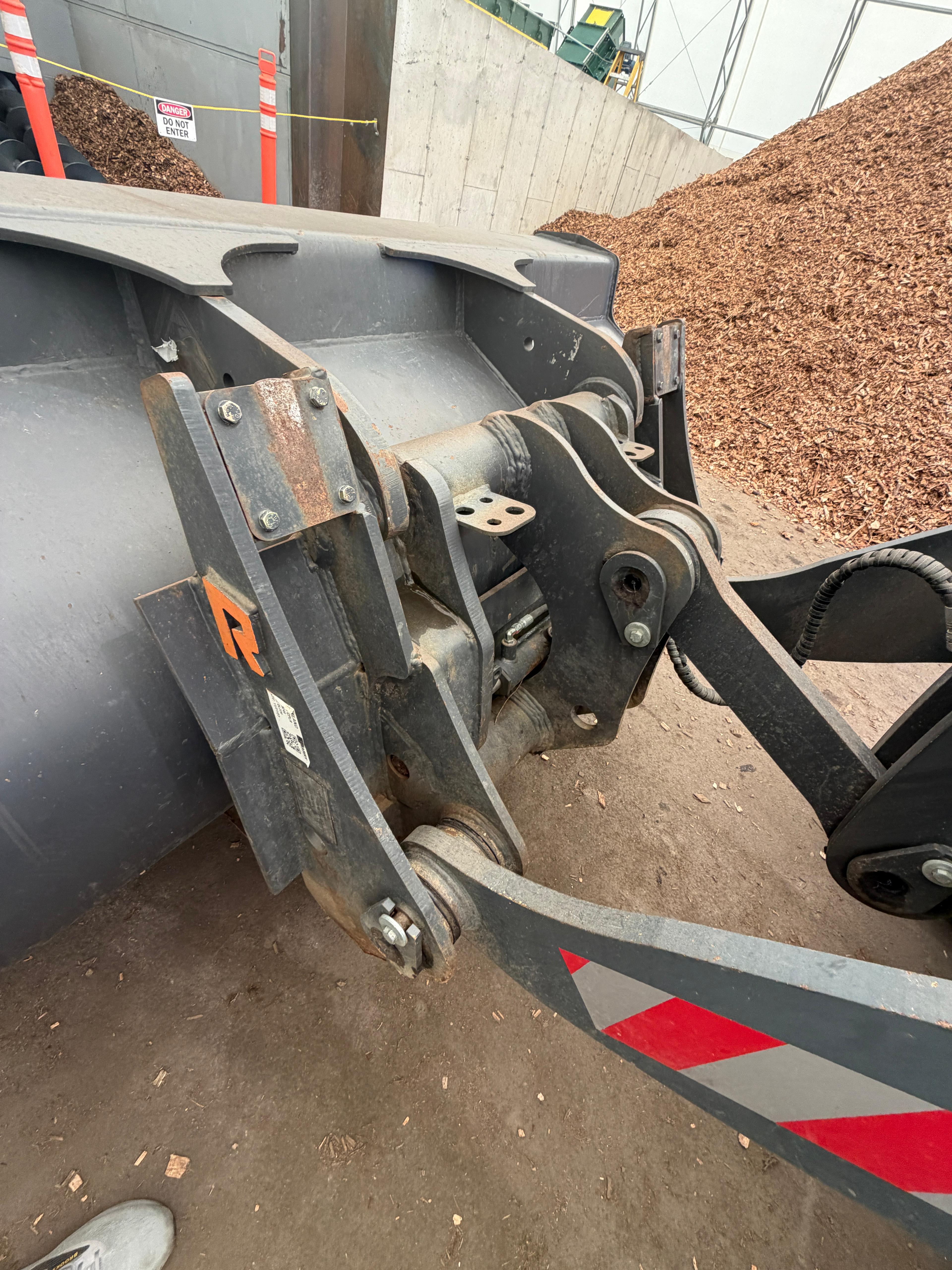 Develon DL220 Wheel Loader