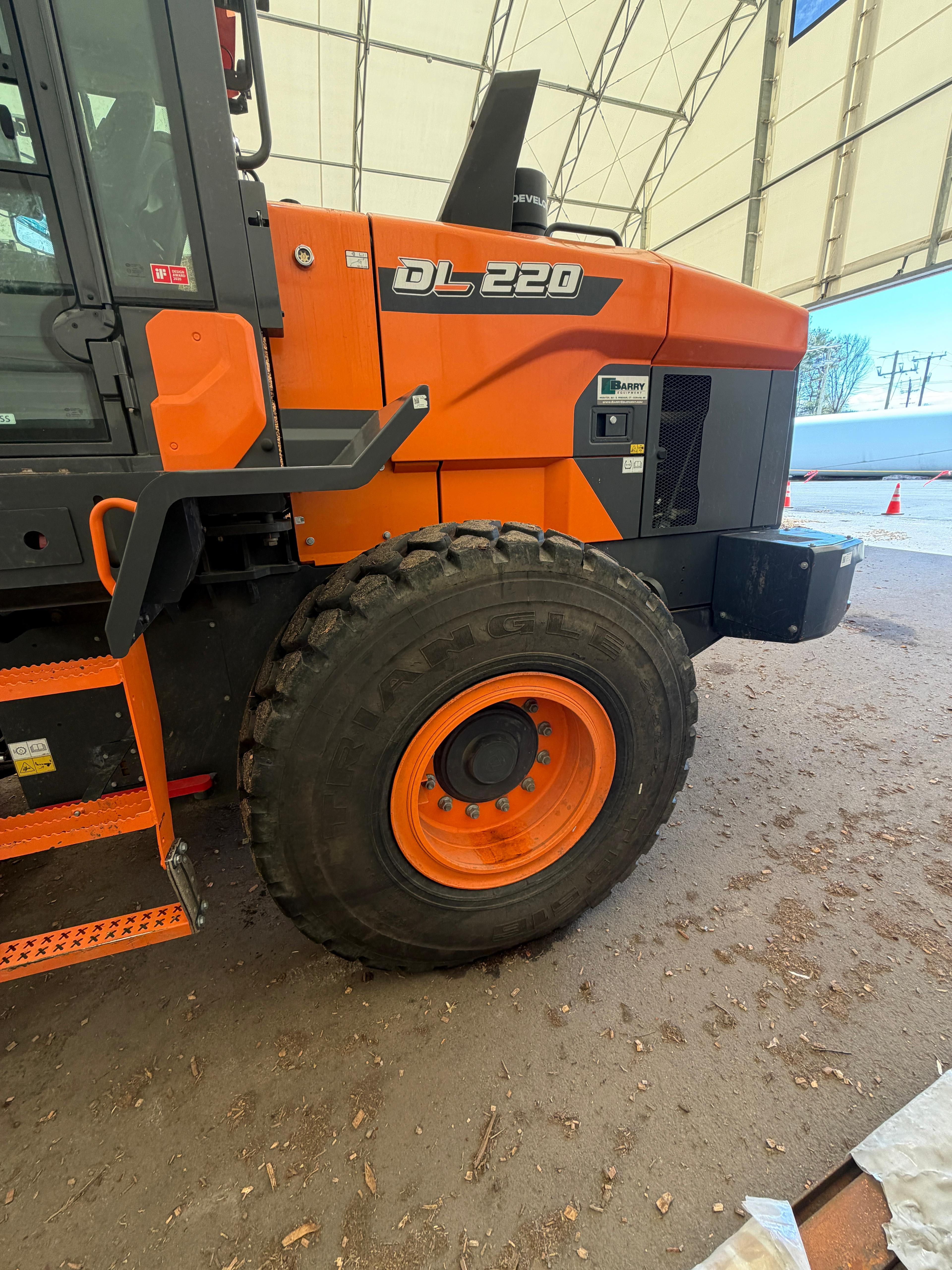 Develon DL220 Wheel Loader