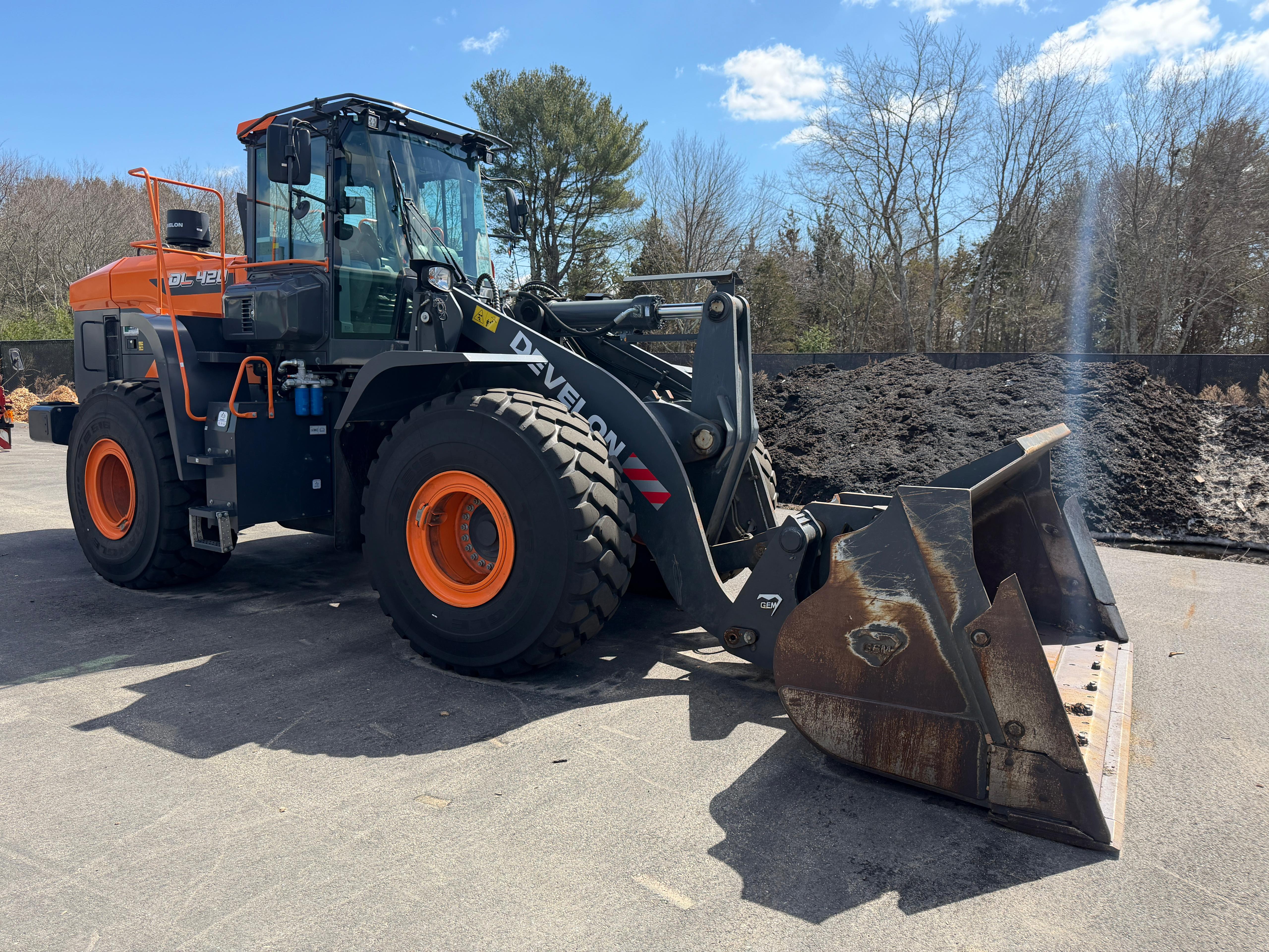 Develon DL420 Wheel Loader