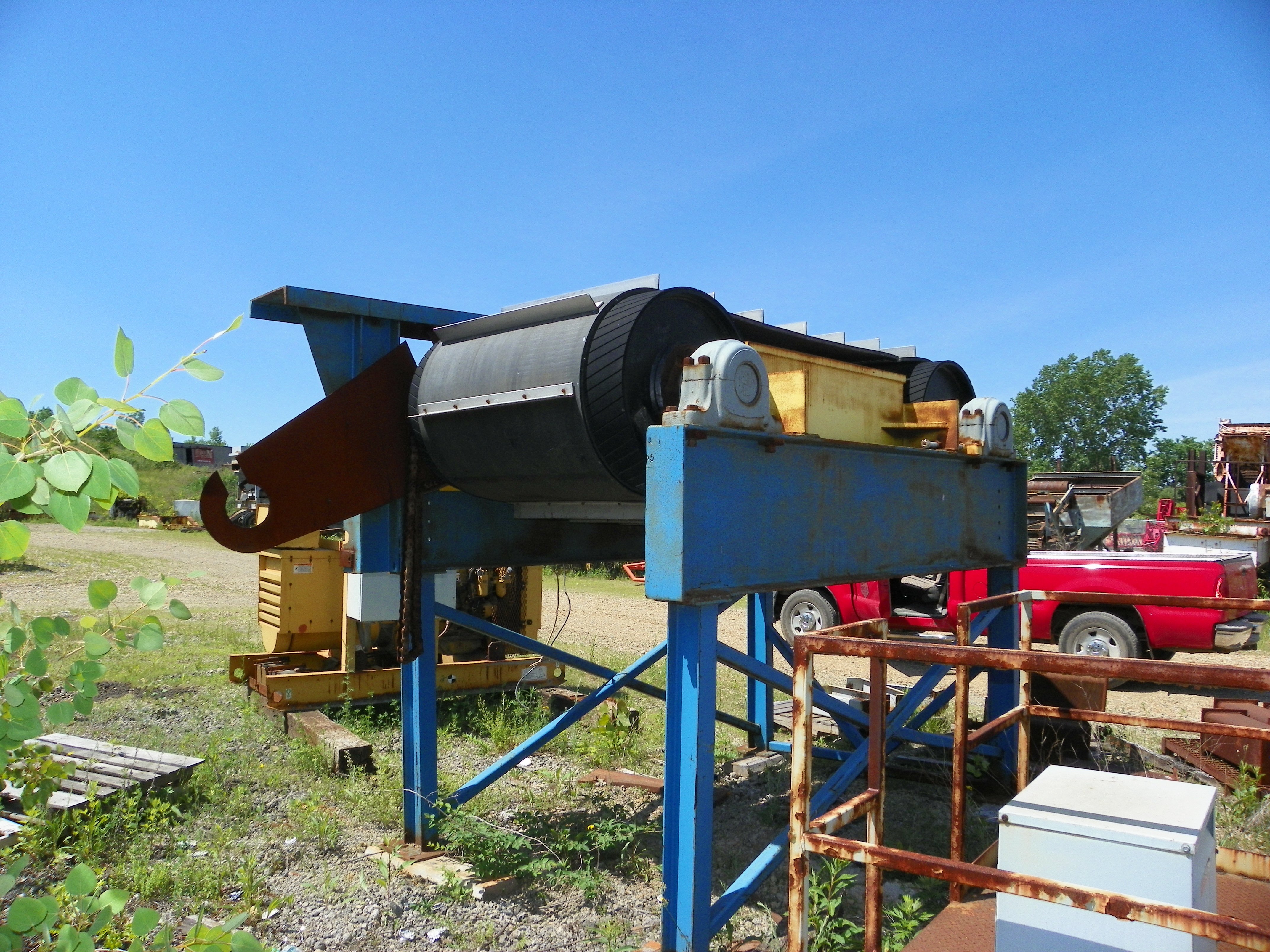 ERIEZ CROSSBELT MAGNET WITH CONTROLS