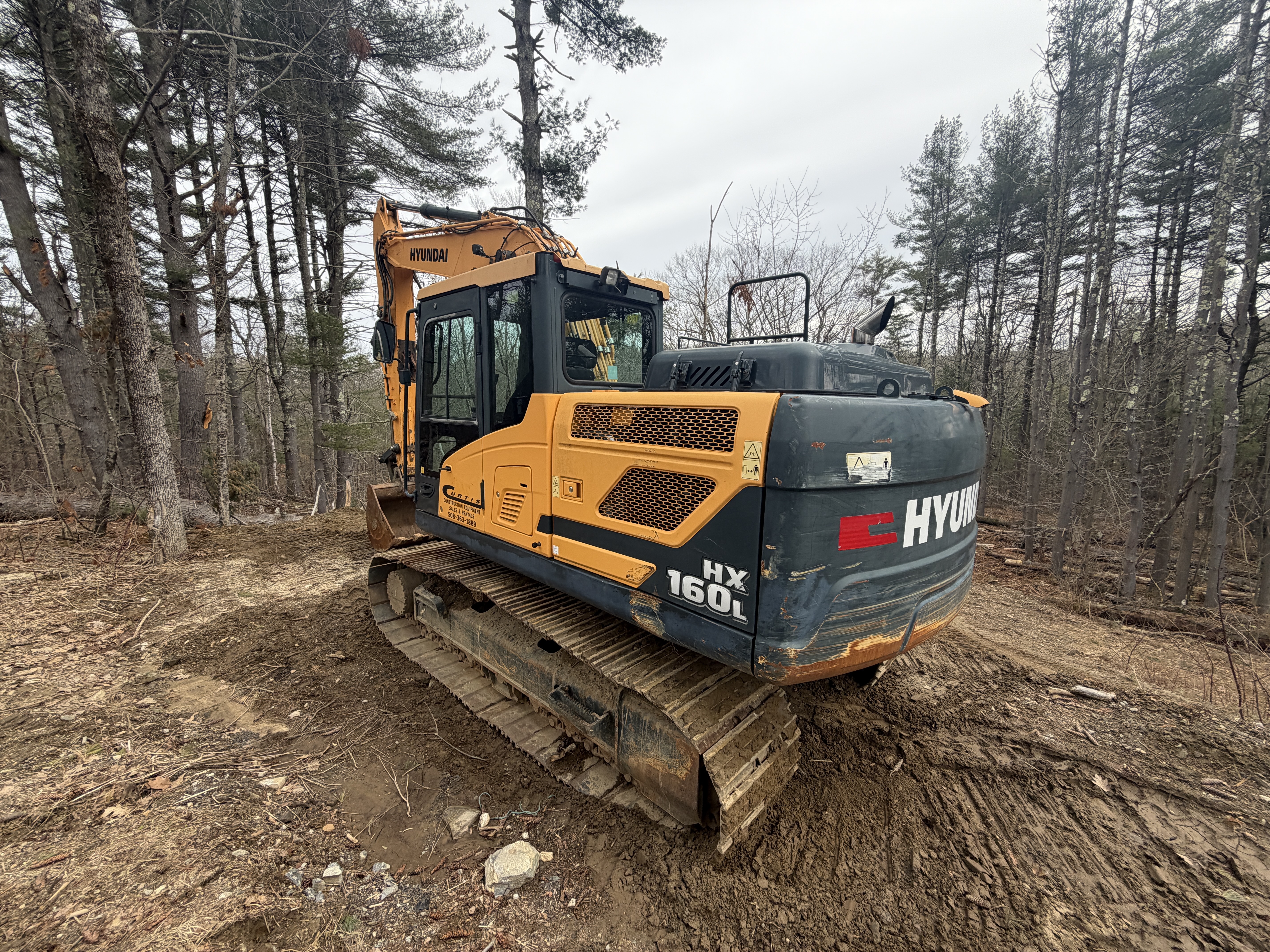 Hyundai HX160L Excavator