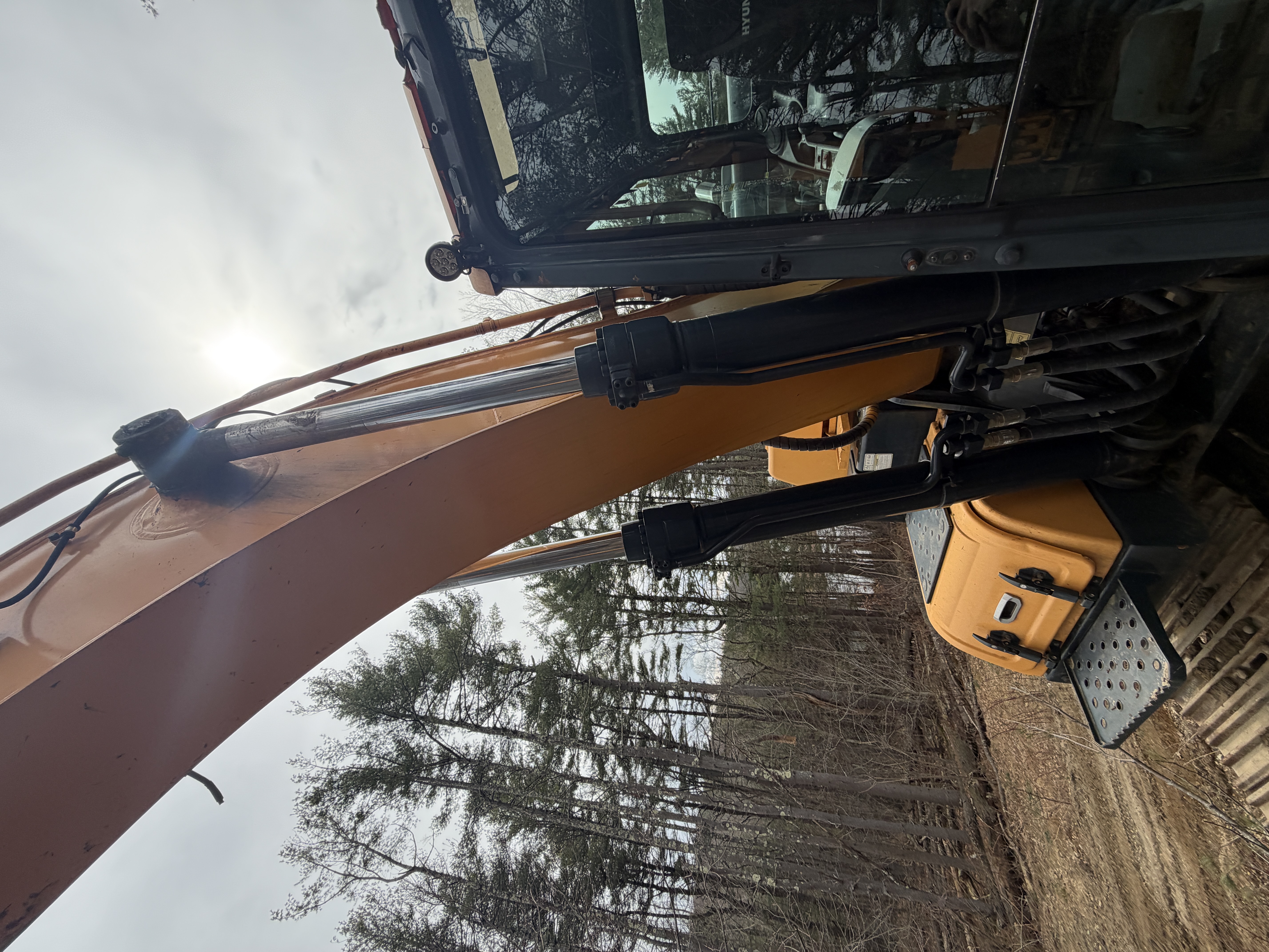 Hyundai HX160L Excavator