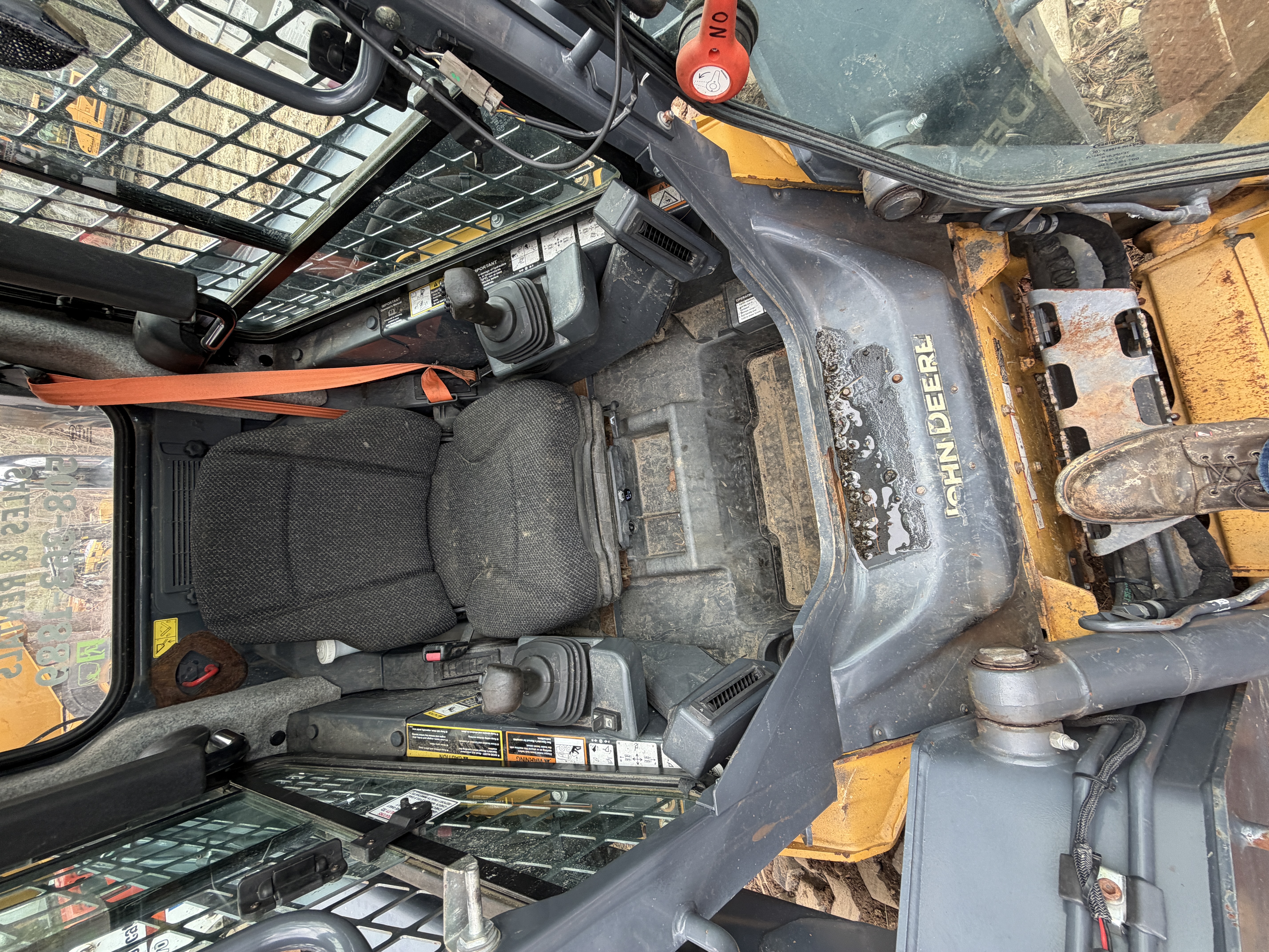 John Deere 324G Skid Steer