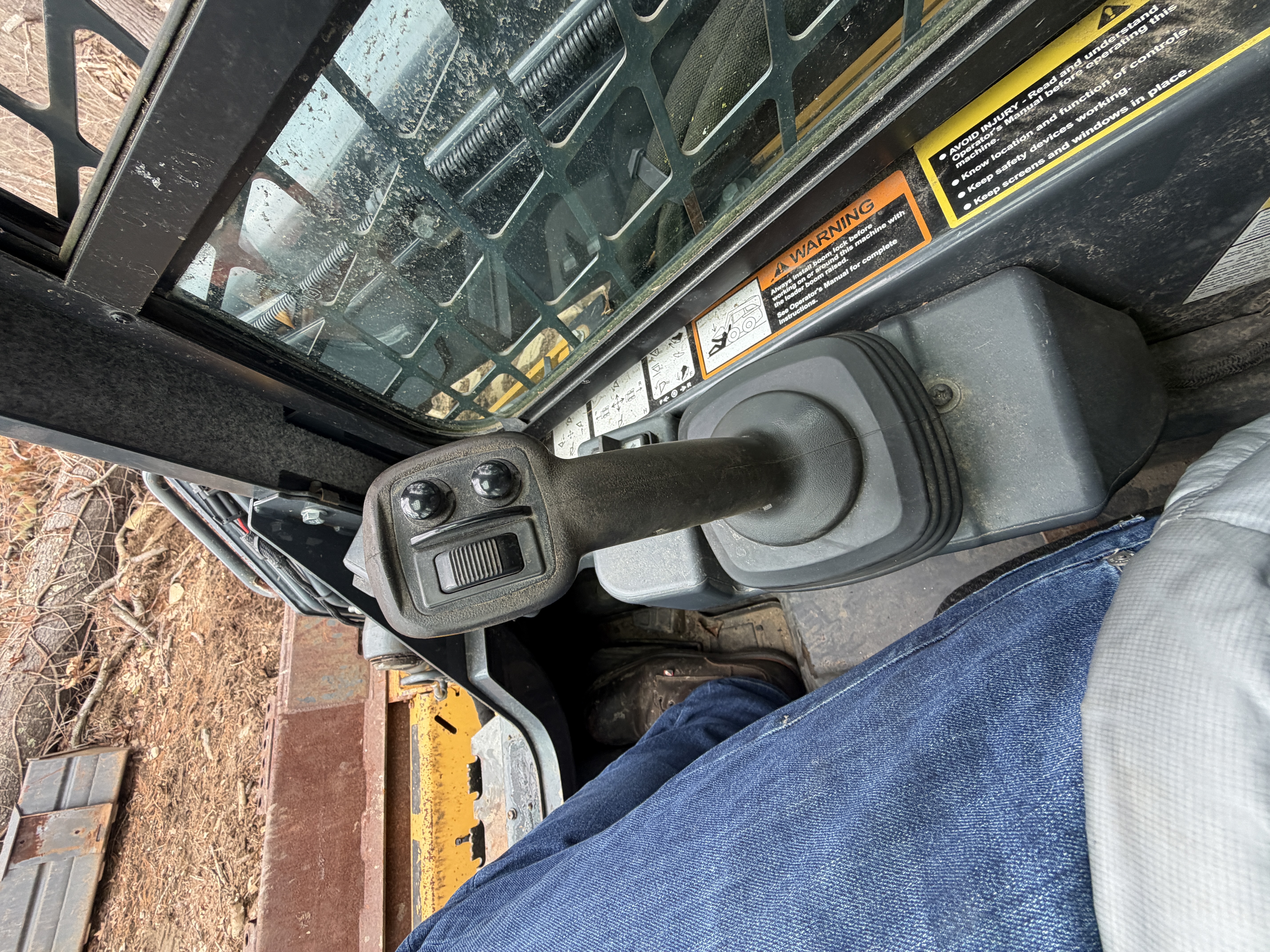 John Deere 324G Skid Steer