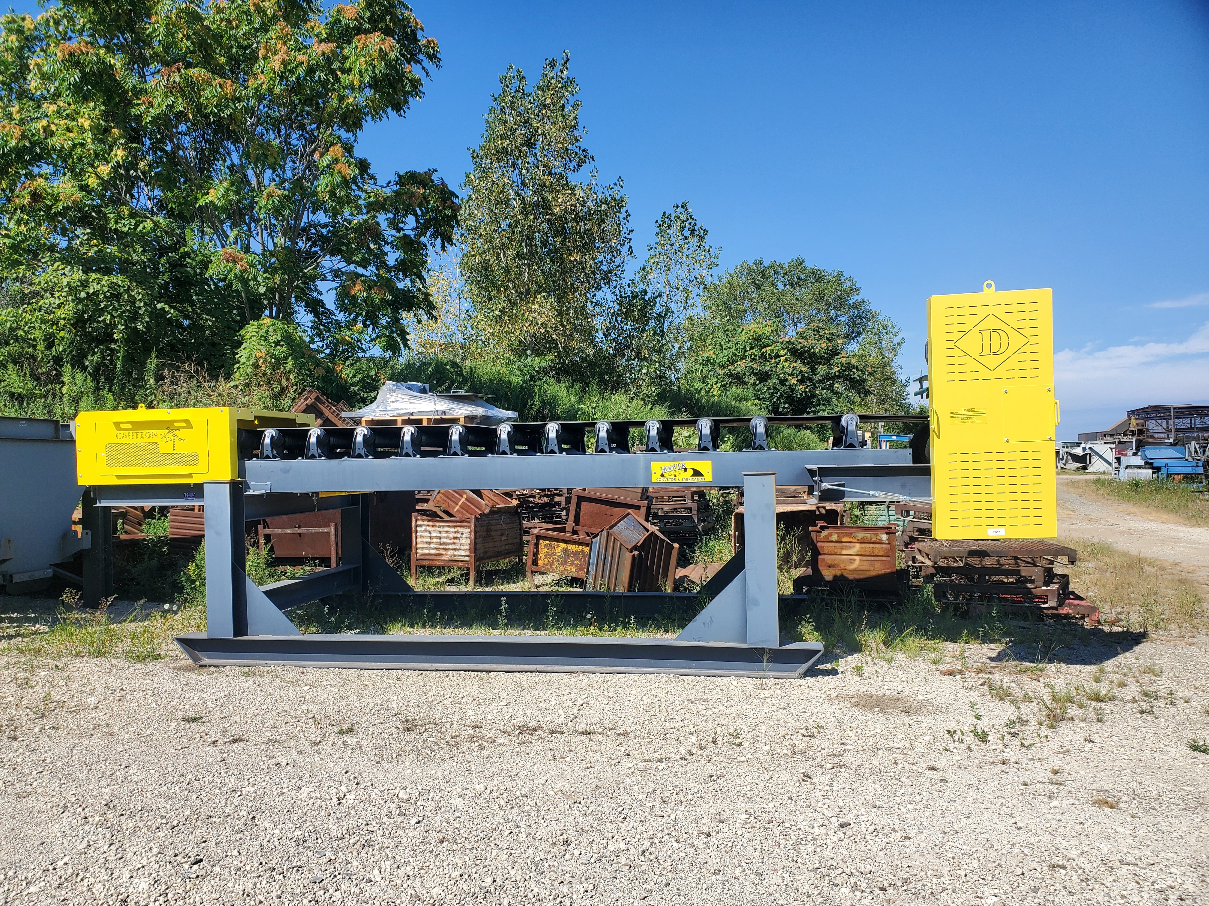 NEW HOOVER SKID MOUNTED 36 X 20 FEEDER CONVEYOR