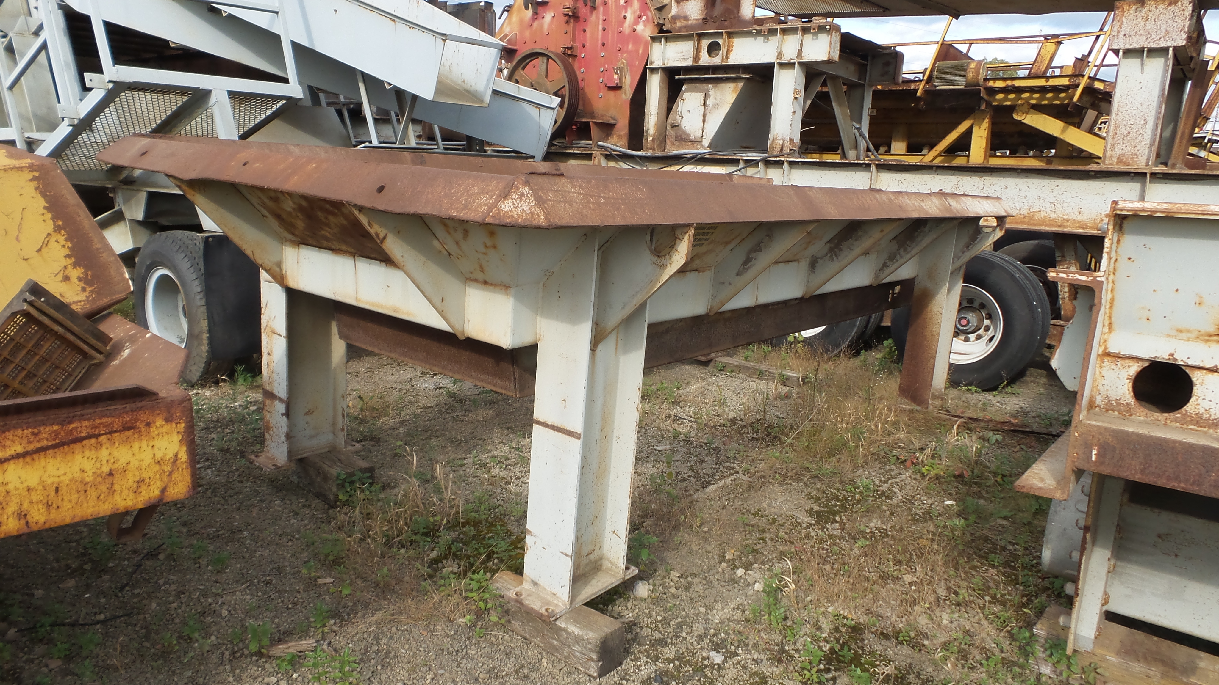 PORTABLE IMPACT CRUSHER CARRIER