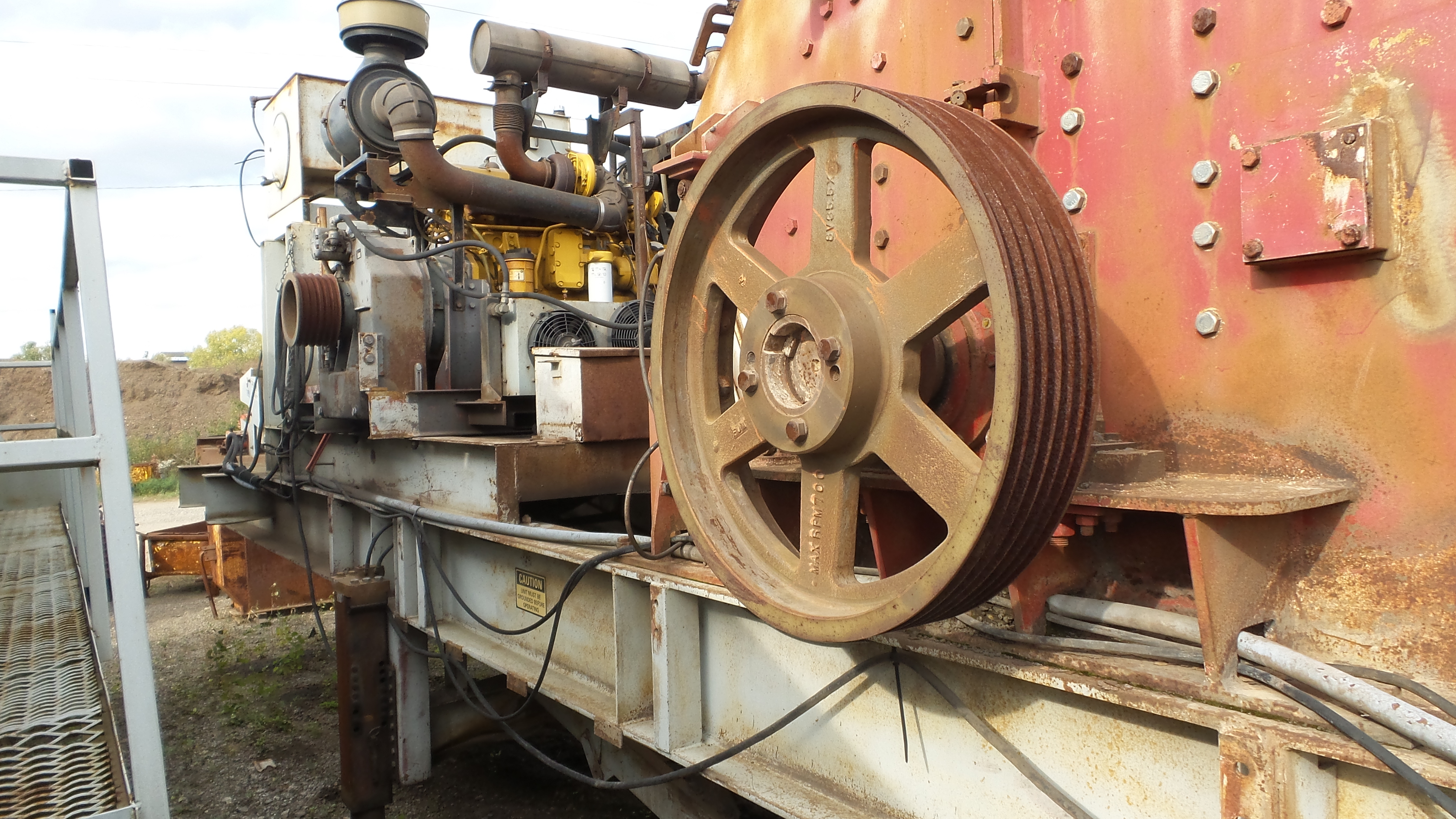 PORTABLE IMPACT CRUSHER CARRIER