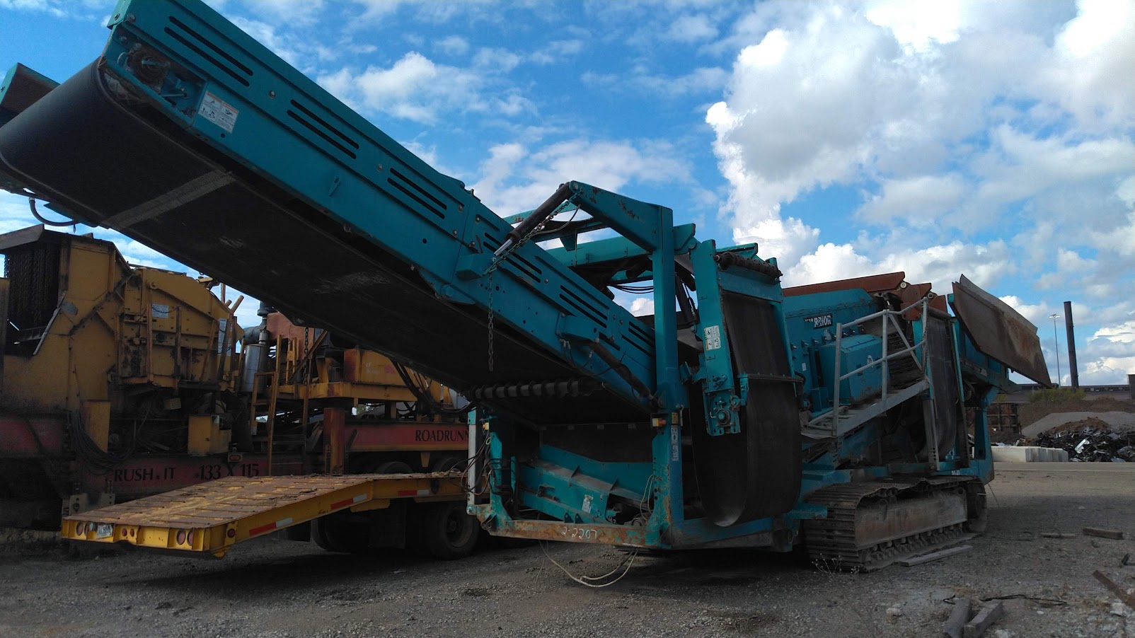 POWERSCREEN WARRIOR 1800 TRACK SCREENING PLANT