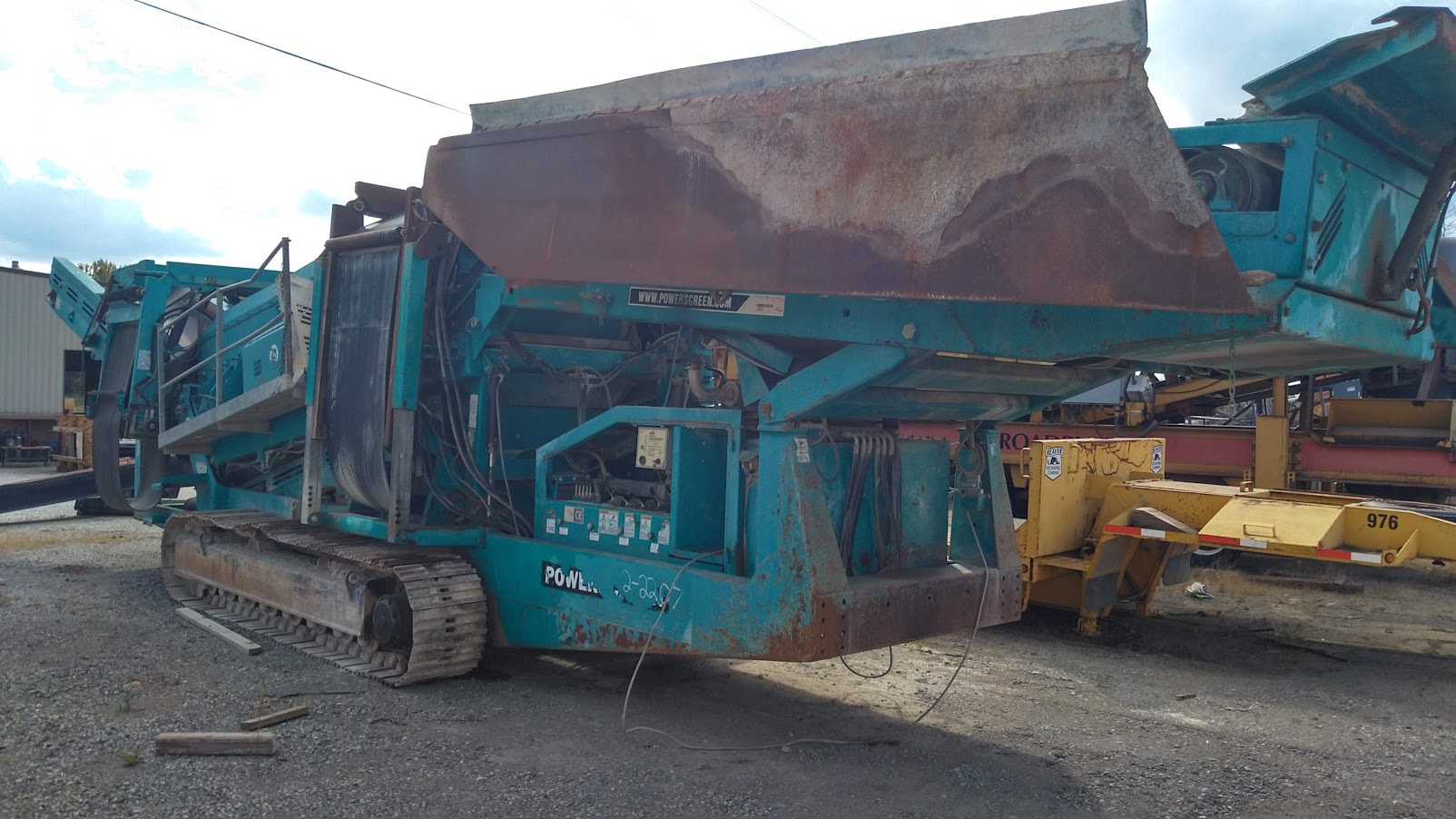 POWERSCREEN WARRIOR 1800 TRACK SCREENING PLANT