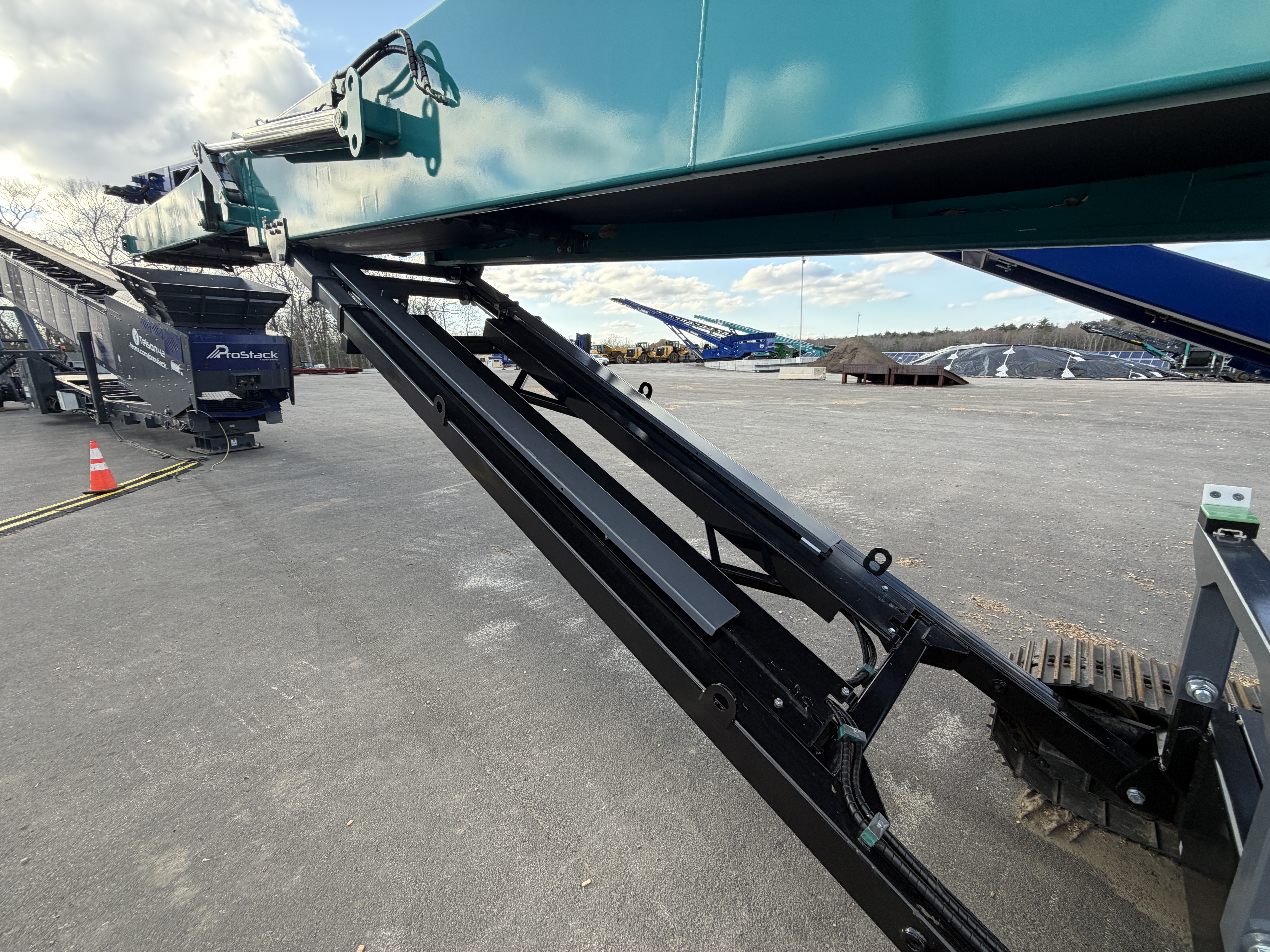 2024 Terex CT80 Track-Mounted Shredder 