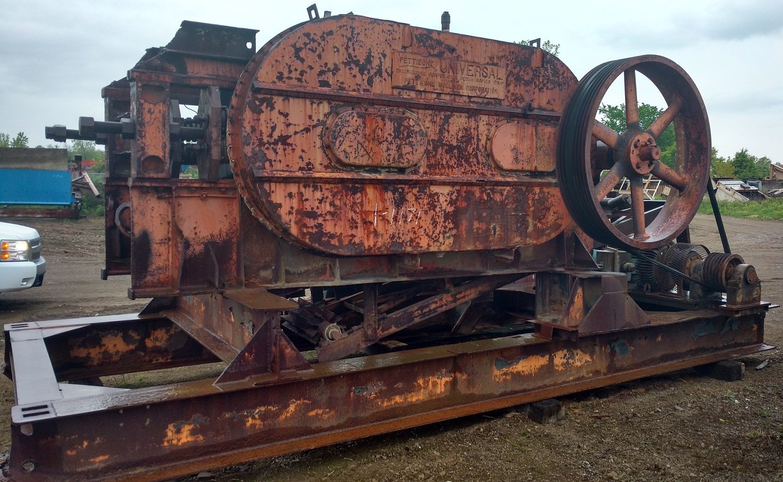 UNIVERSAL 54-24 DOUBLE ROLL 150 HP TEFC MOTOR & DRIVE