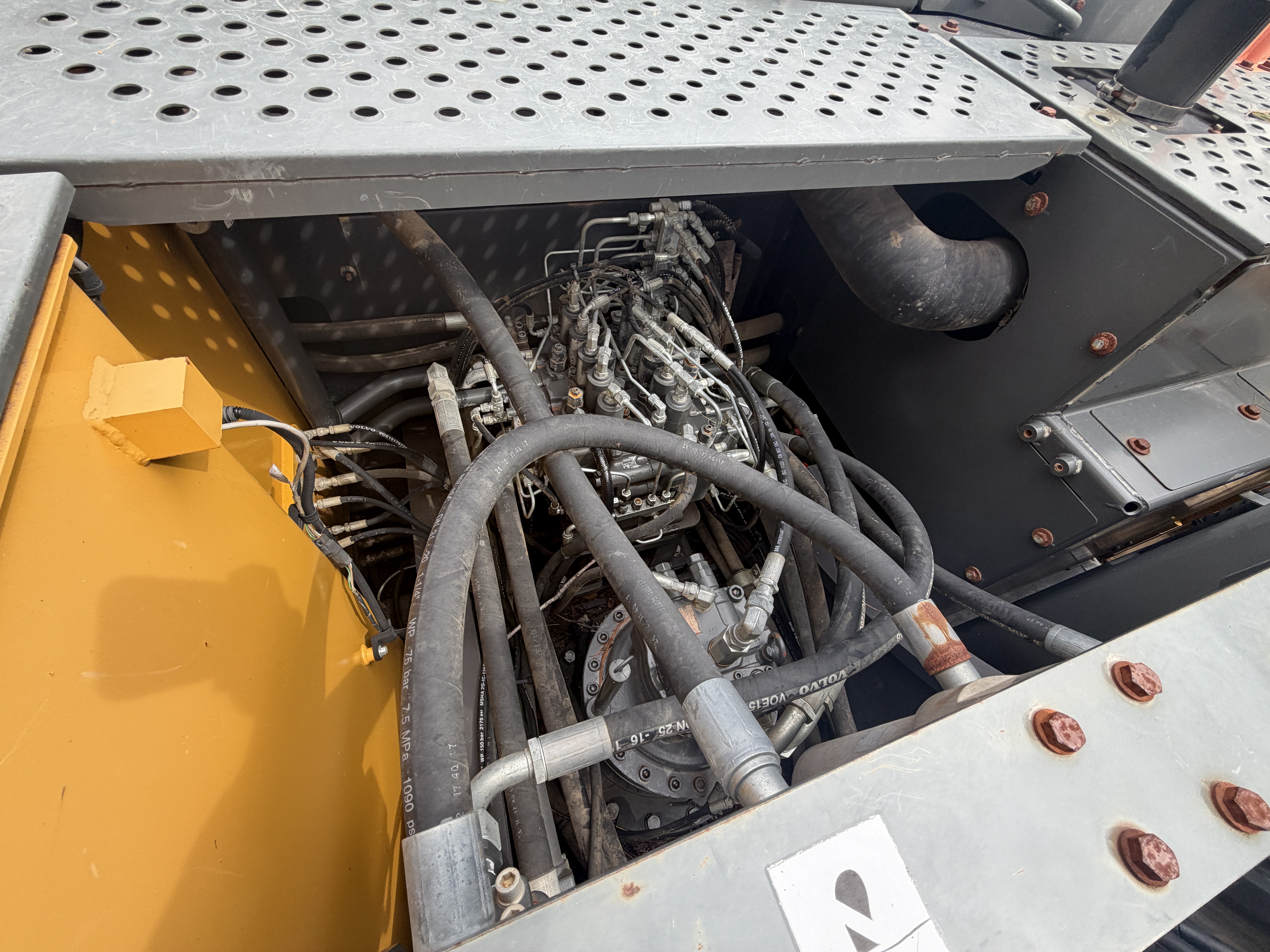 Volvo EC300 EL Excavator 