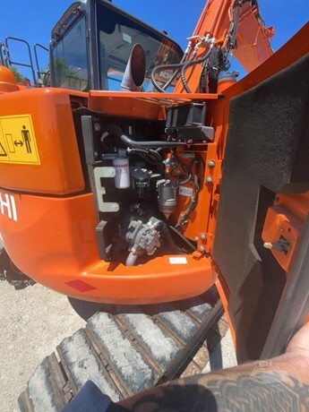 2017 HITACHI ZX75US-5B