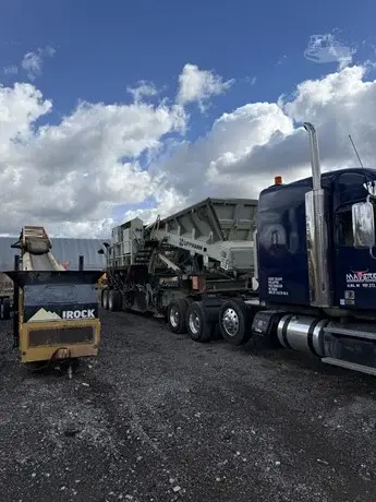 2019 LIPPMANN LC200IOW