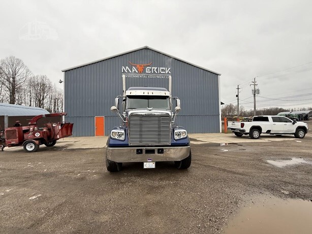 2021 FREIGHTLINER 122SD