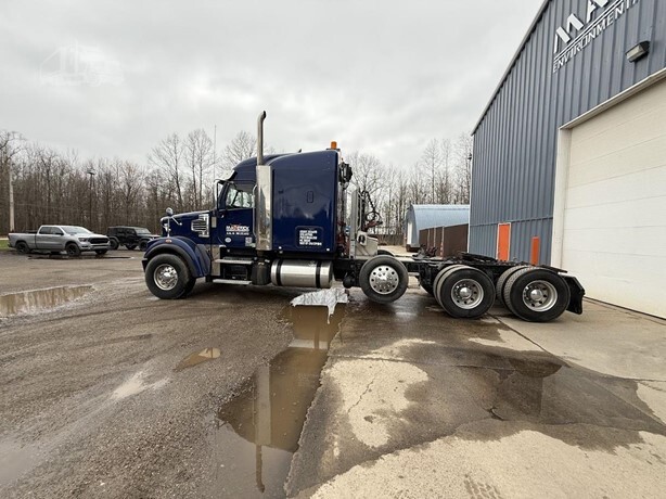 2021 FREIGHTLINER 122SD