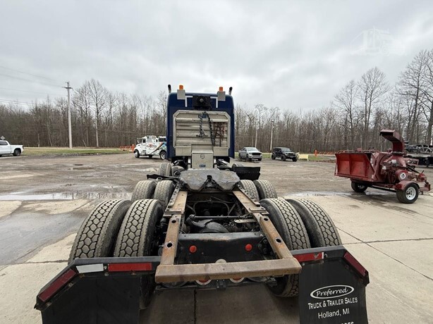 2021 FREIGHTLINER 122SD