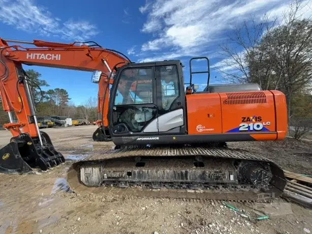 2023 HITACHI ZX210 LC-6