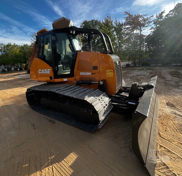 2024 CASE 850M