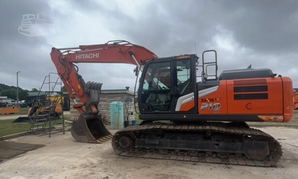 2024 HITACHI ZX210 LC-7H