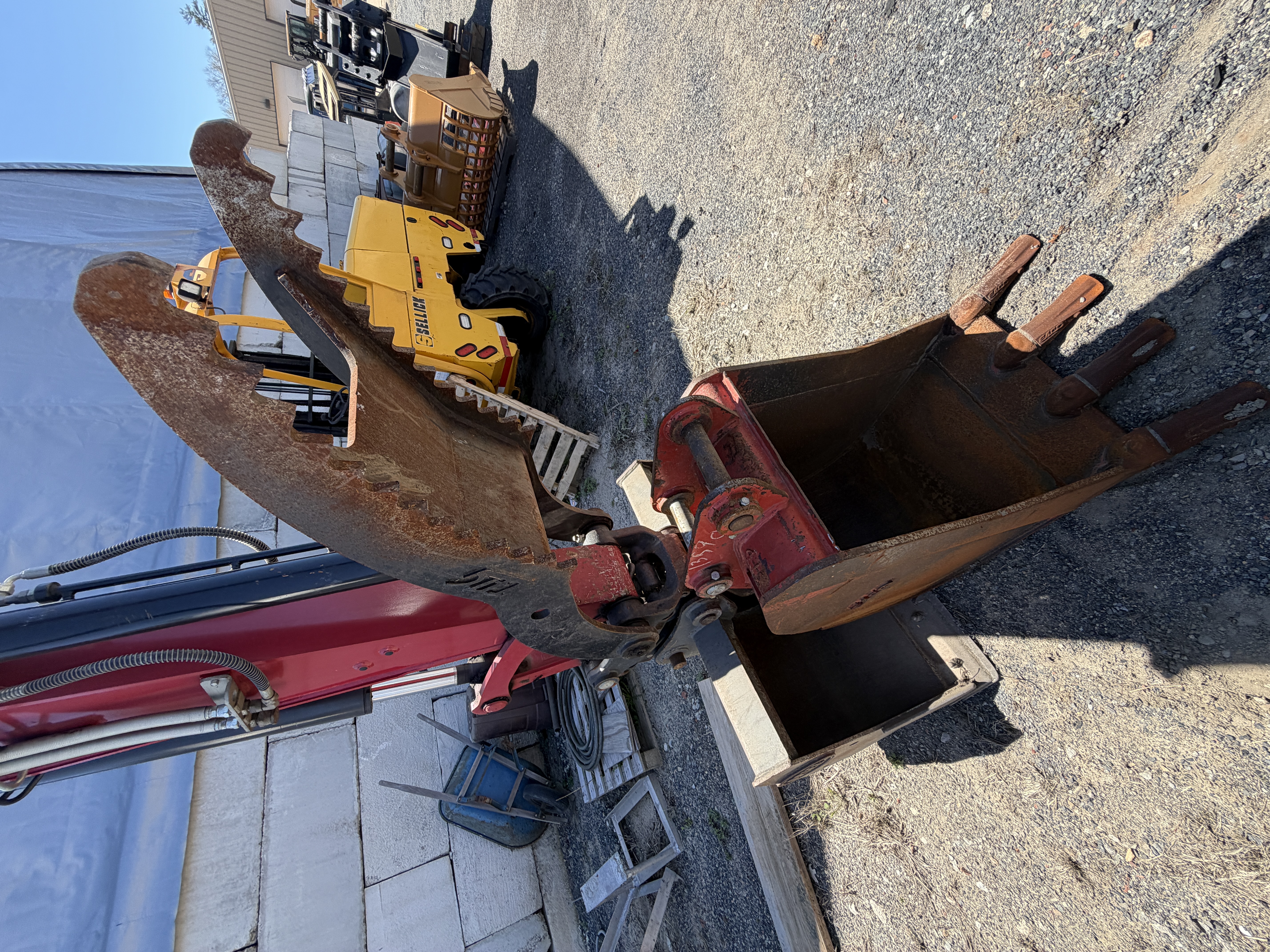 Yanmar ViO100 Compact Excavator — 130.9 Hours, Thumb + 2 Buckets
