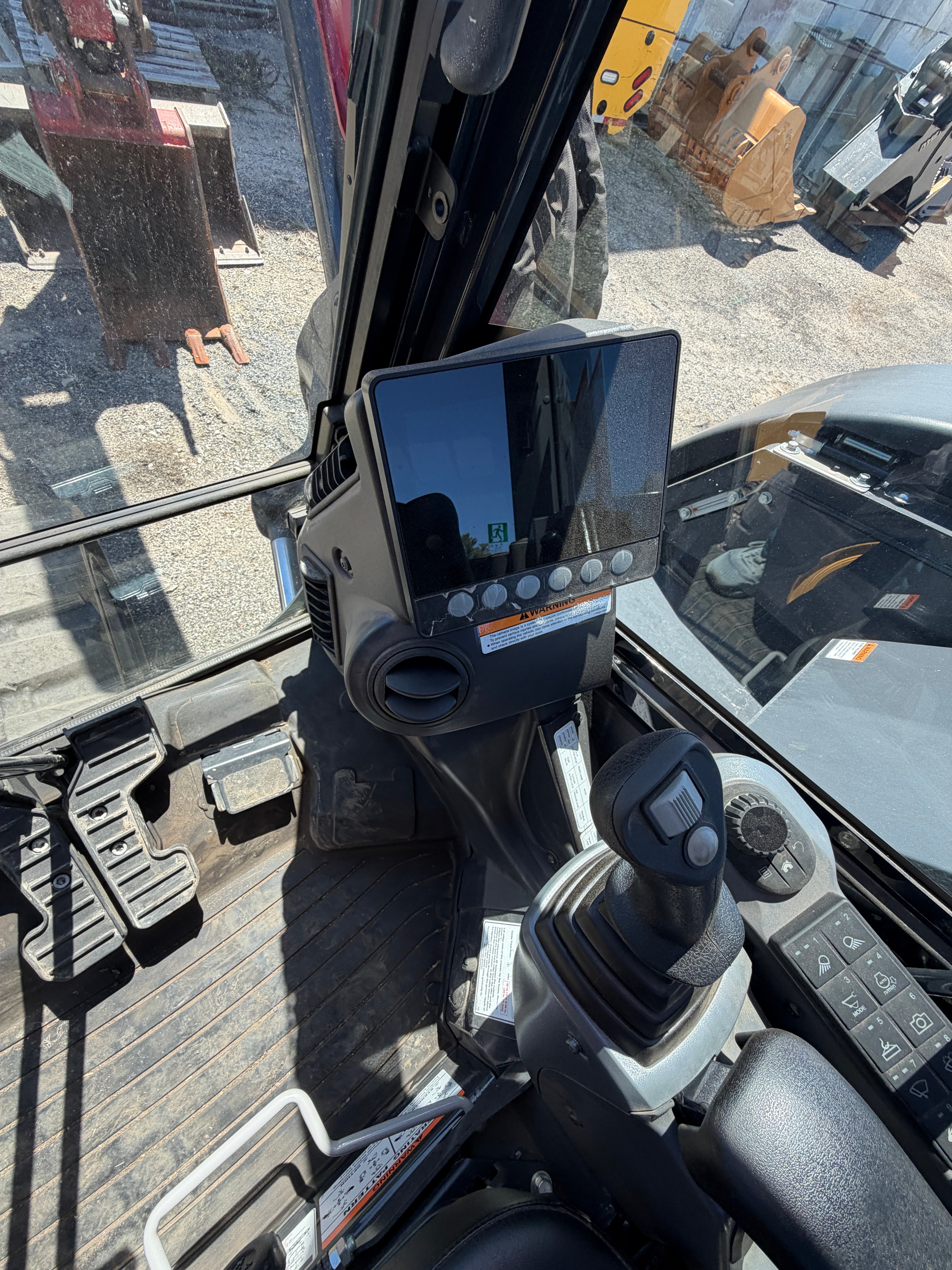 Yanmar ViO100 Compact Excavator — 130.9 Hours, Thumb + 2 Buckets