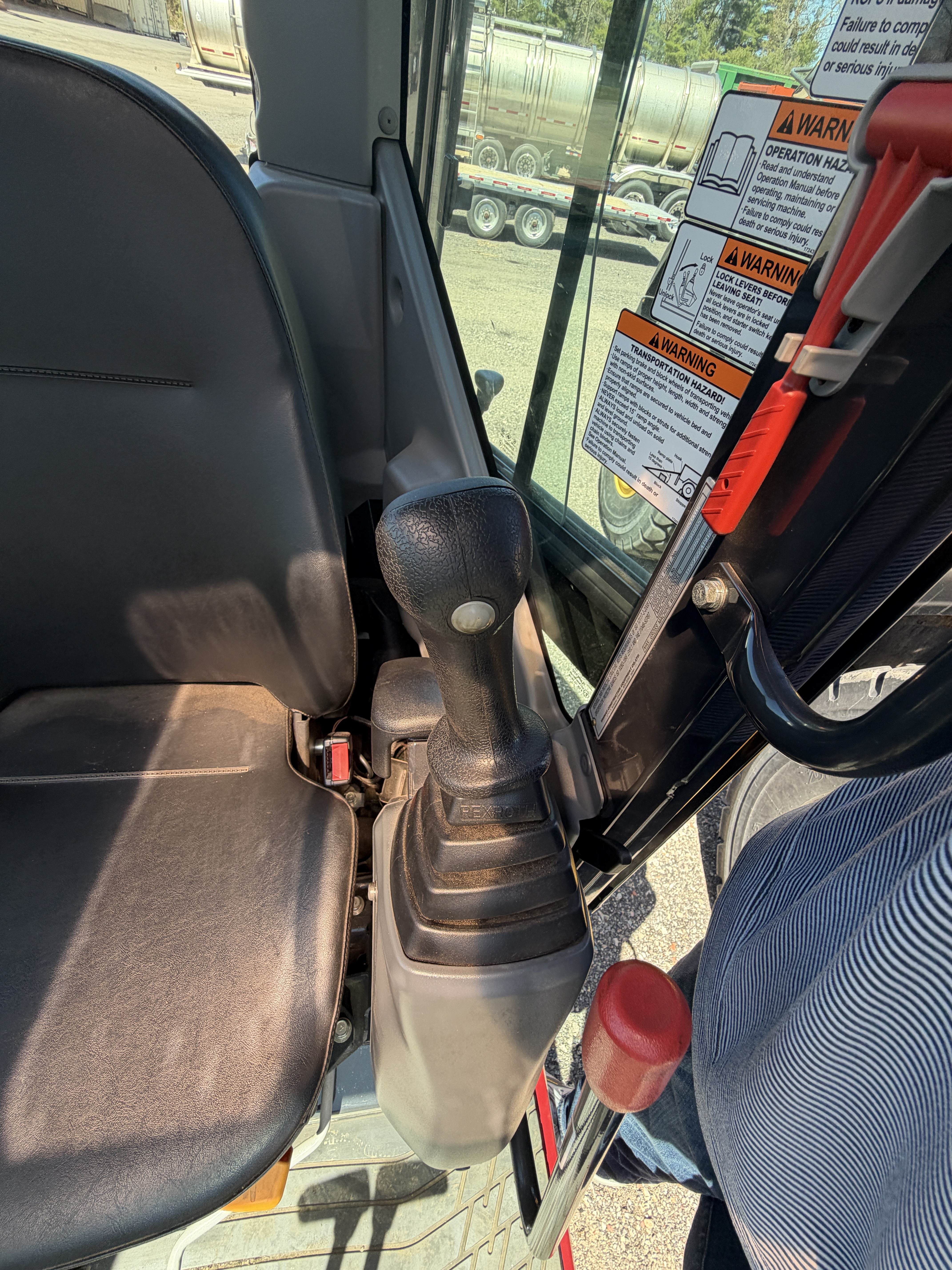 Yanmar ViO100 Compact Excavator — 130.9 Hours, Thumb + 2 Buckets