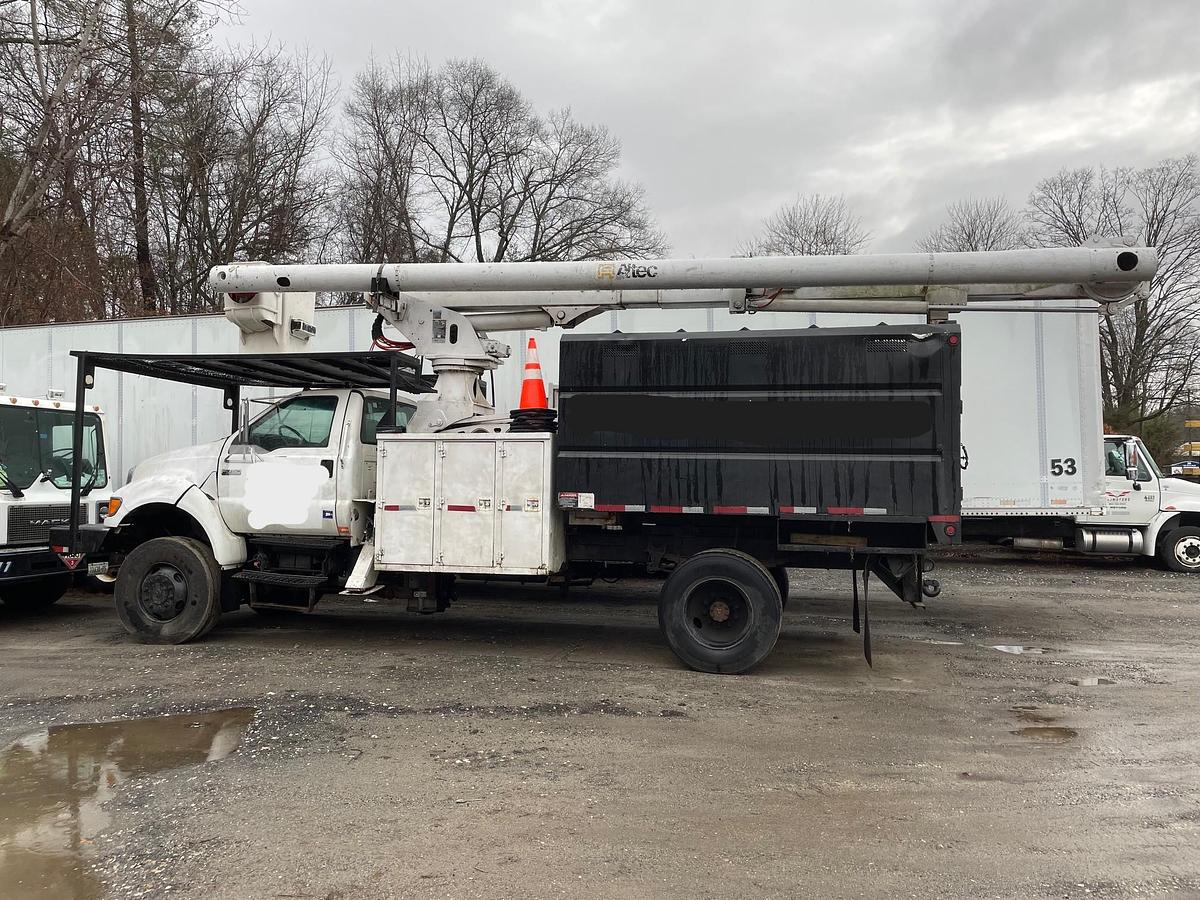 2004 Ford F 750 Altec 75' Boom Lift