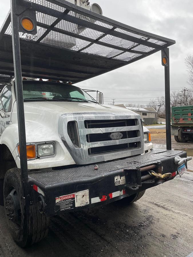 2004 Ford F 750 Altec 75' Boom Lift