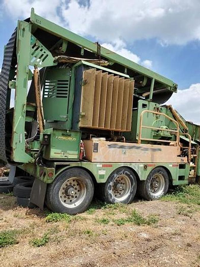 2007 Progrind 3060 Horizontal Grinder