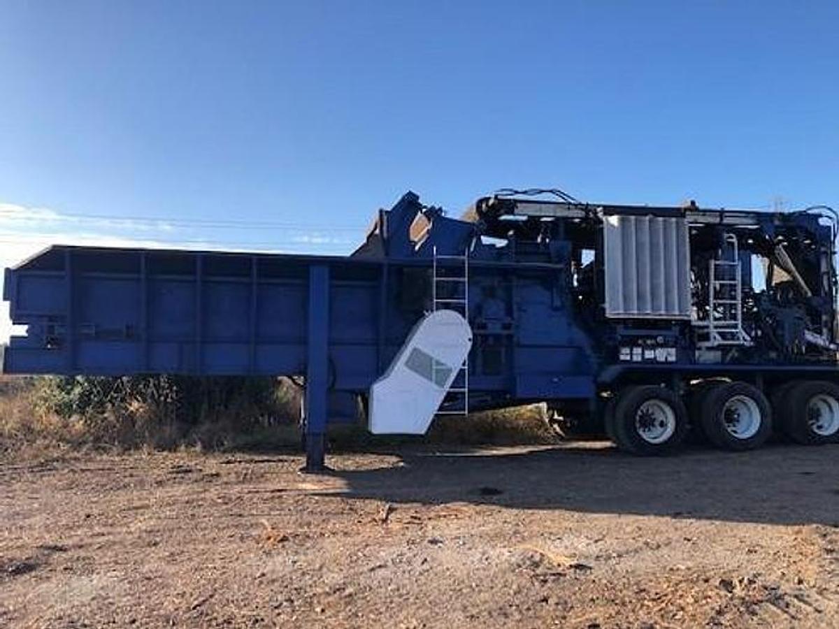 2001 Peterson 5400 Horizontal Grinder