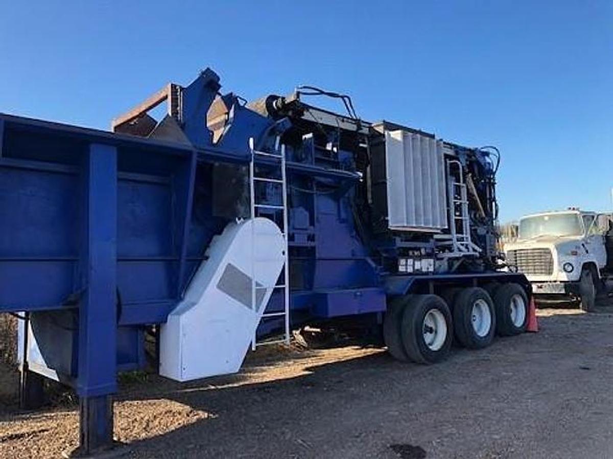 2001 Peterson 5400 Horizontal Grinder