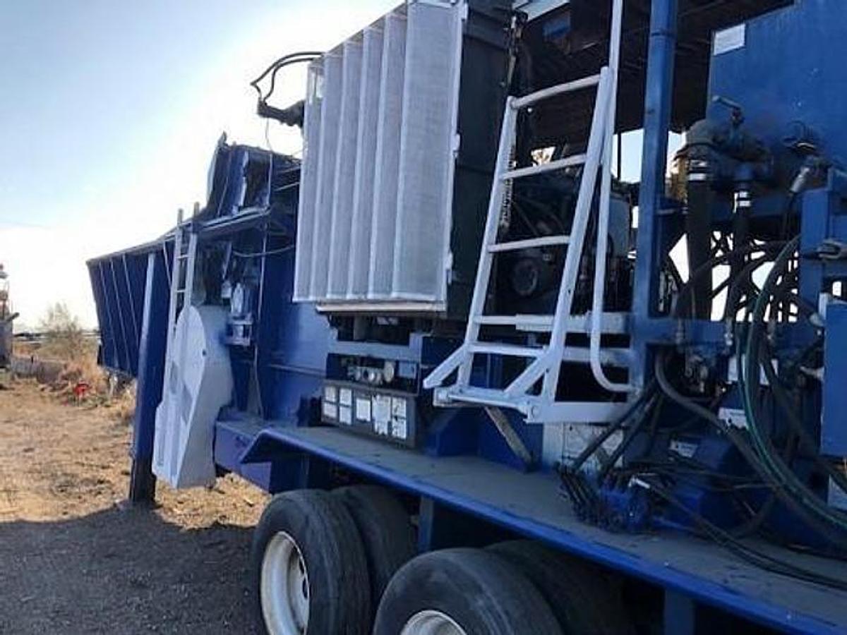 2001 Peterson 5400 Horizontal Grinder
