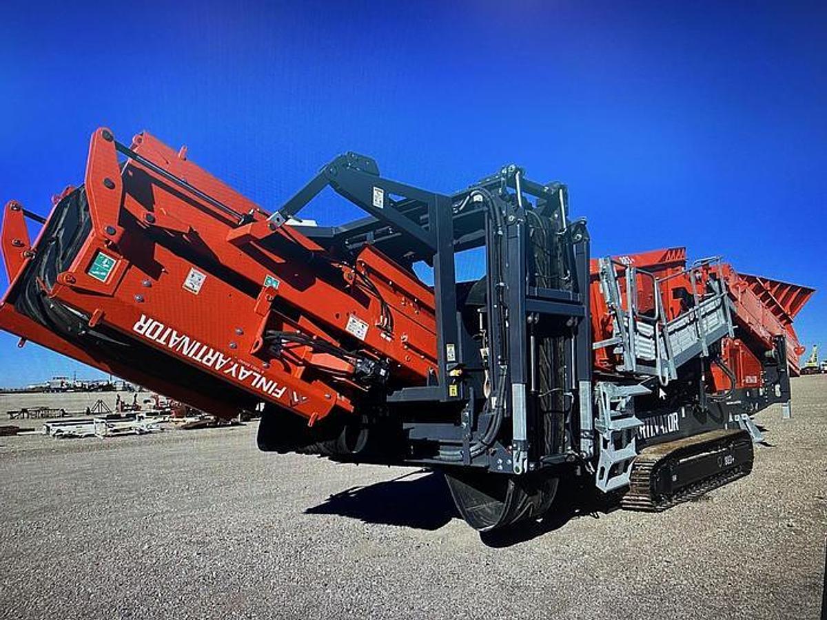 2023 Terex Finlay 883+