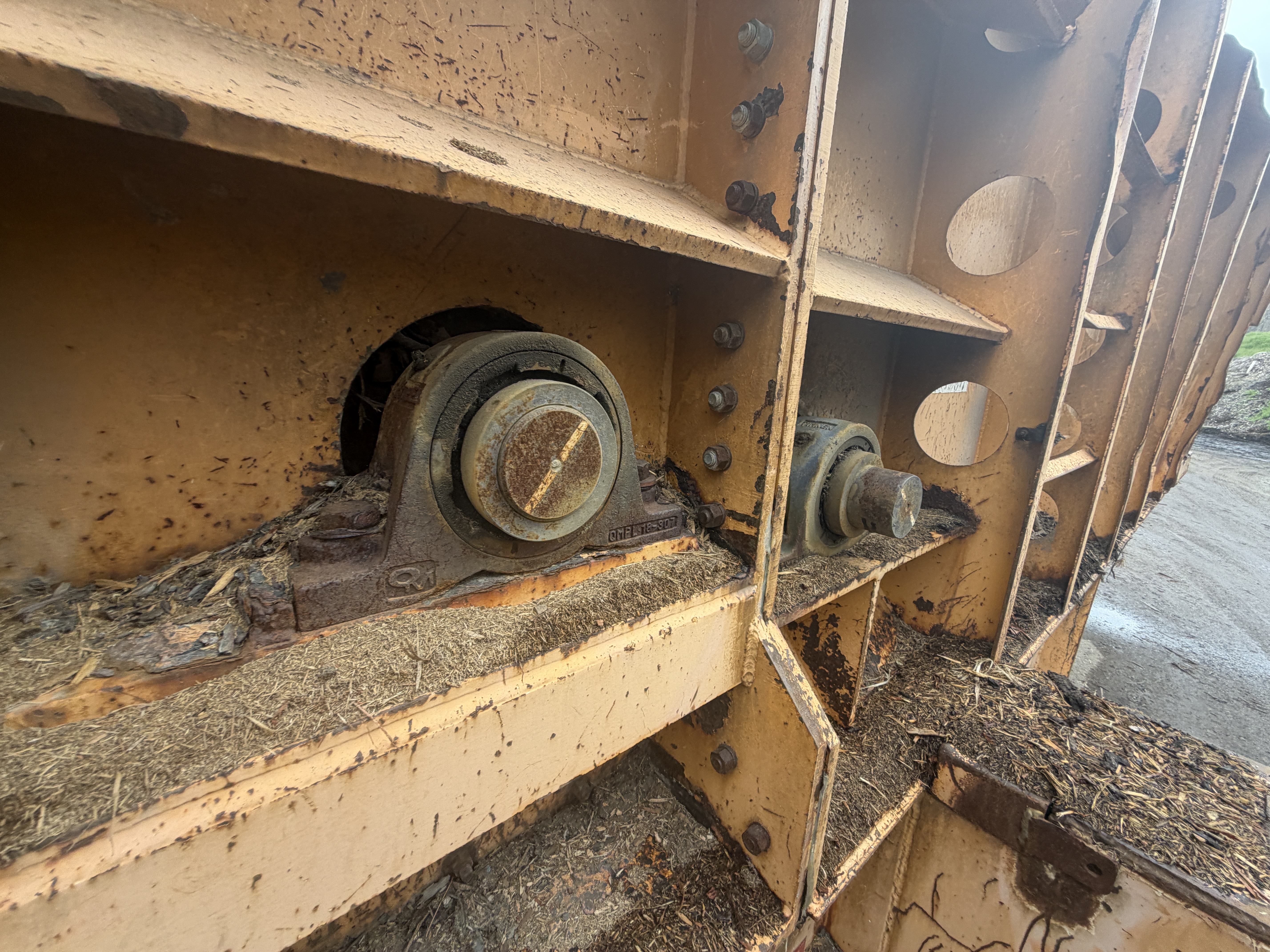 CBI Magnum Horizontal Grinder