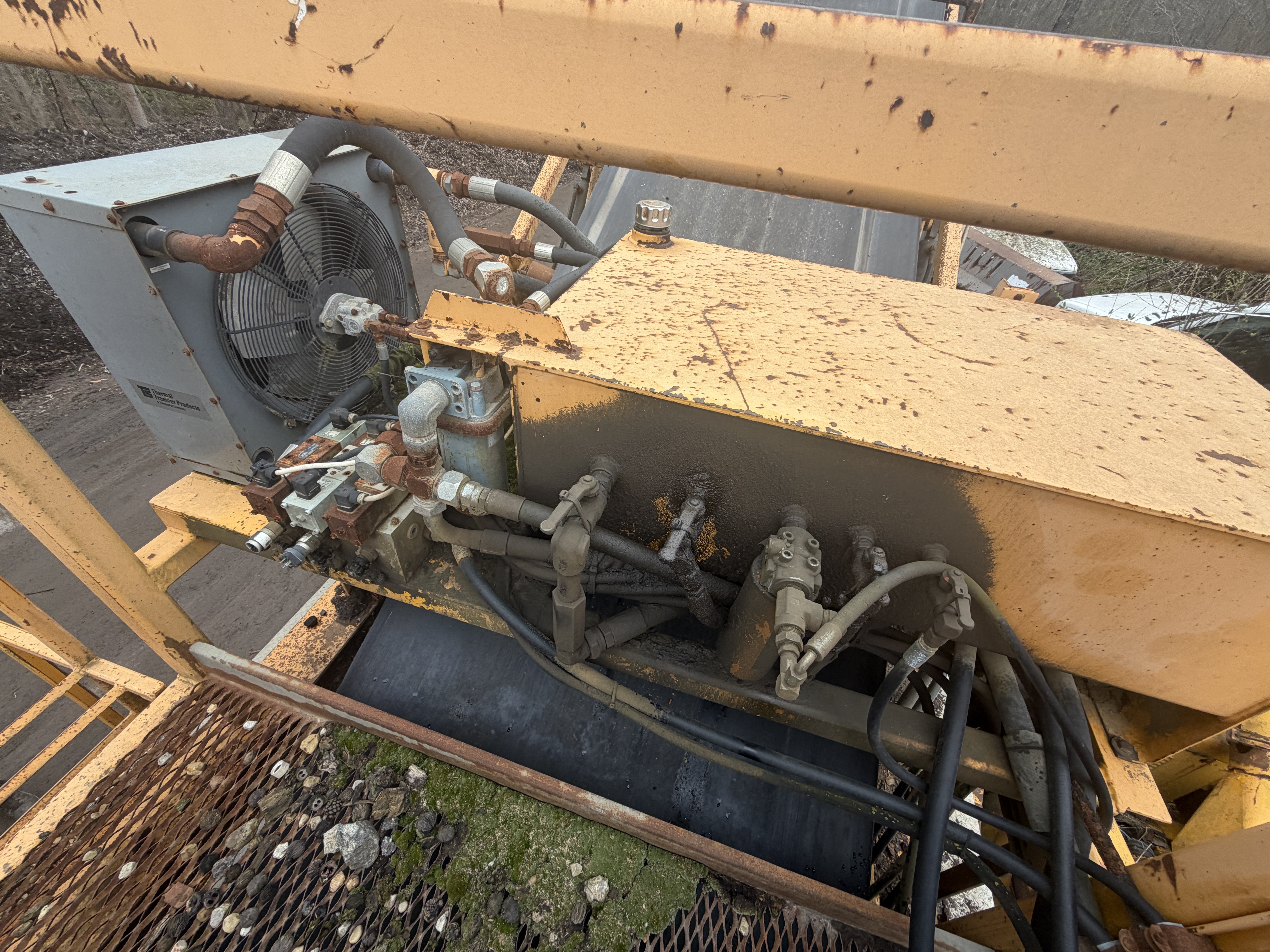 CBI Magnum Horizontal Grinder