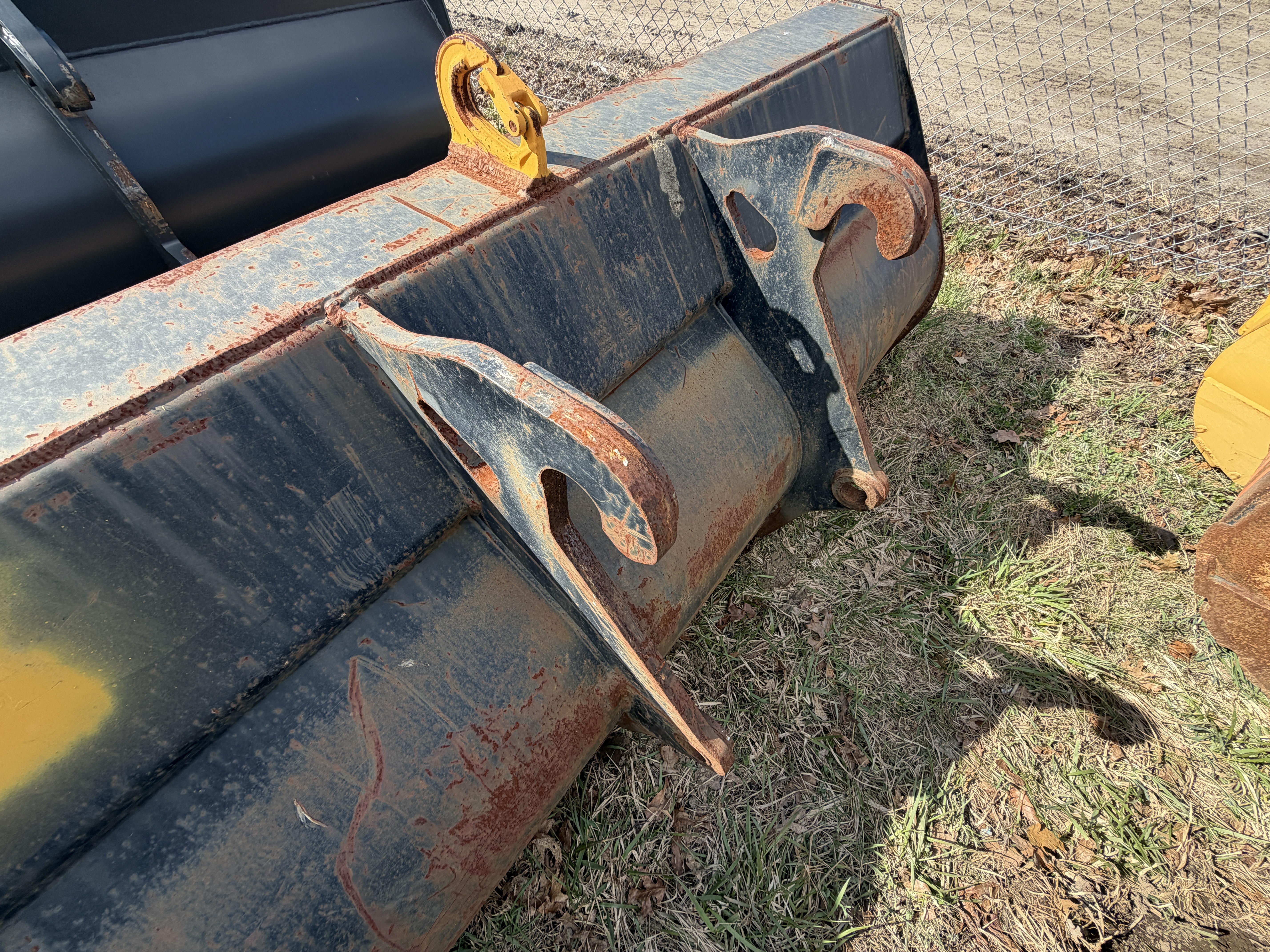CAT Grapple Bucket
